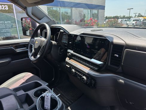 Used 2025 Chevrolet Silverado 3500 LT w/ All Star Edition AWD/4WD image 12