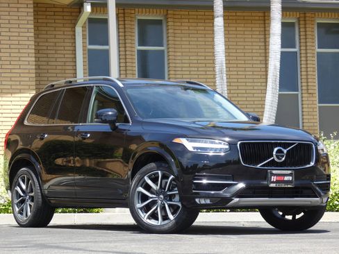 Used 2018 Volvo XC90 T6 Momentum w/ Convenience Package image 5