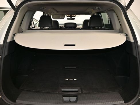 Used 2022 Nissan Rogue Platinum w/ Head-Up Display Package image 12