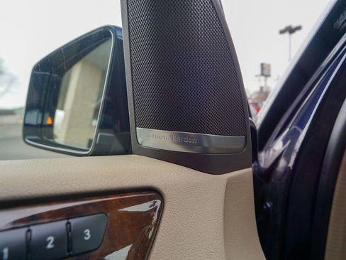 Used 2015 Mercedes-Benz GL 450 4MATIC image 32