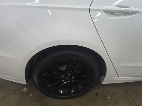 Certified 2019 Ford Fusion SE w/ Equipment Group 151A AWD/4WD image 7
