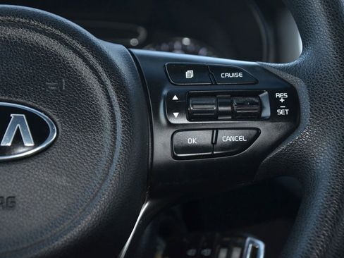 Used 2018 Kia Sorento LX image 23