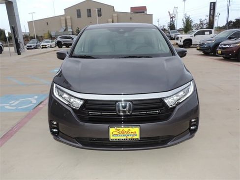 Used 2024 Honda Odyssey Elite image 2