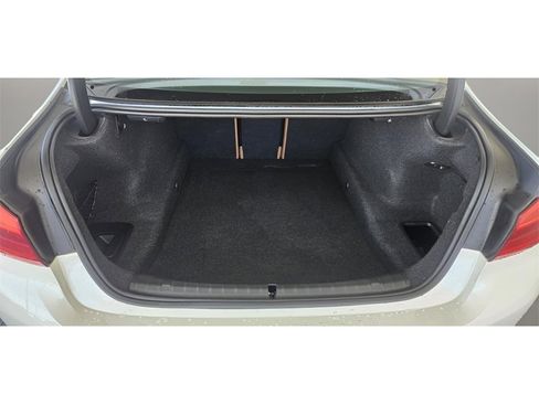 Used 2019 BMW 530i w/ Convenience Package image 18