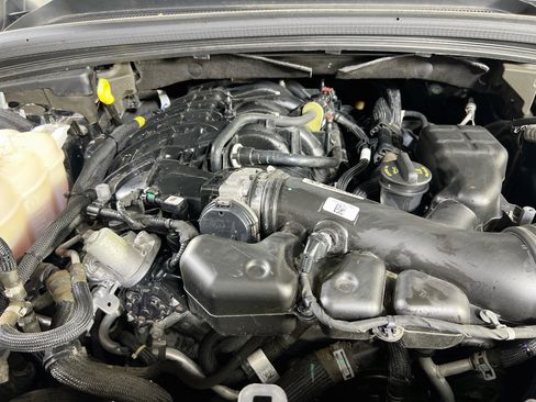 Used 2023 Jeep Grand Cherokee Limited AWD/4WD image 29