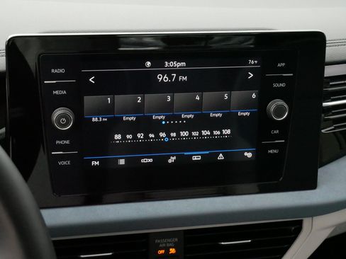 Used 2025 Volkswagen Jetta SE w/ Sunroof Package FWD image 22