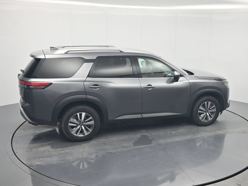 Used 2025 Nissan Pathfinder SL AWD/4WD image 32