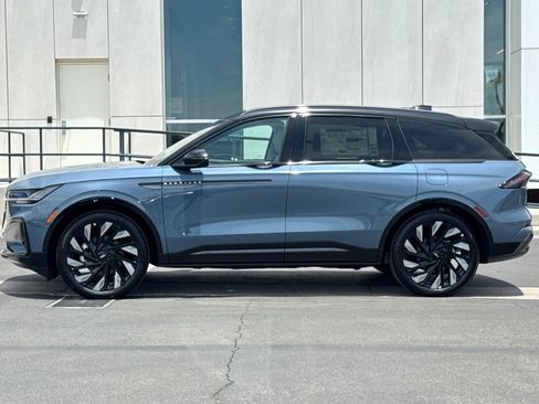 New 2026 Lincoln Nautilus Reserve w/ Jet Appearance Package AWD/4WD image 6