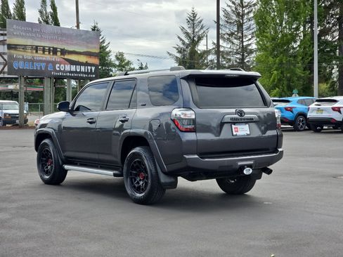 Certified 2022 Toyota 4Runner SR5 Premium image 4
