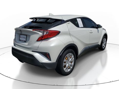 Used 2021 Toyota C-HR LE FWD image 6