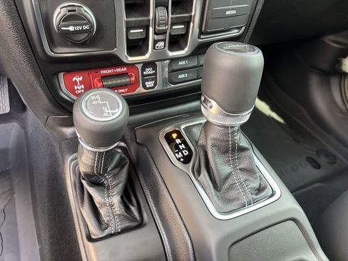 New 2026 Jeep Gladiator Rubicon AWD/4WD image 19