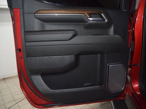 Used 2024 Chevrolet Silverado 1500 High Country w/ High Country Premium Package AWD/4WD image 45