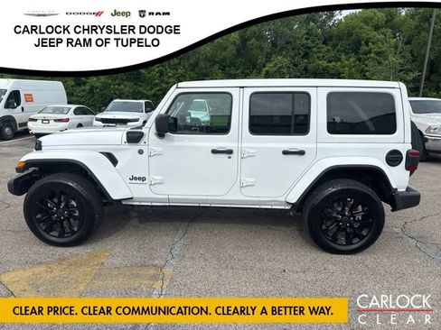 Used 2025 Jeep Wrangler Unlimited Sahara w/ Safety Group AWD/4WD image 9