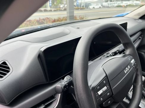 Used 2025 Kia K4 FWD image 30