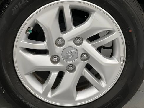 Used 2025 Hyundai Venue SE FWD image 56
