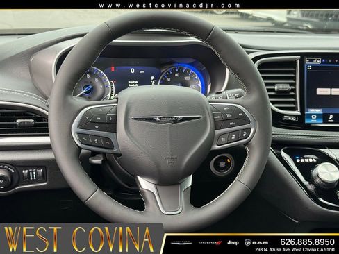 New 2026 Chrysler Pacifica Select FWD image 26