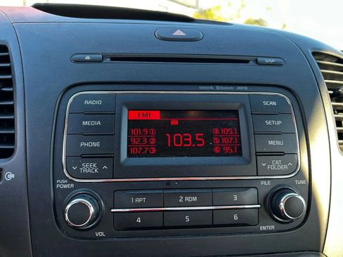 Used 2015 Kia Forte LX w/ Popular Package image 16