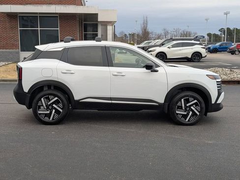 New 2026 Nissan Kicks SV w/ Cold Weather Package FWD image 2