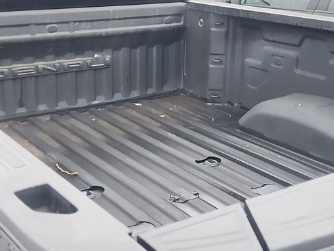 Used 2023 GMC Sierra 2500 Denali image 3