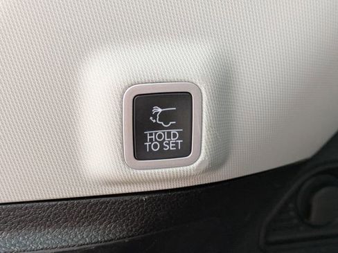 Used 2022 Jeep Grand Cherokee Limited image 14