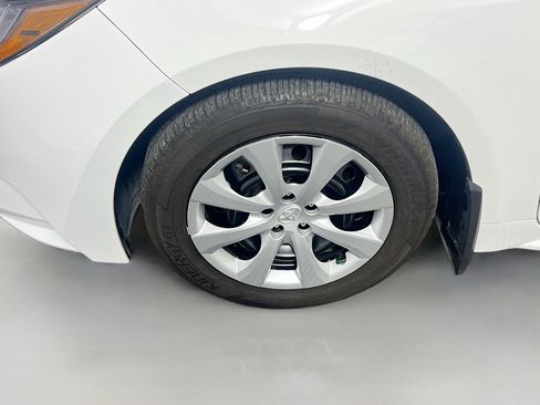 Used 2025 Toyota Corolla LE image 13