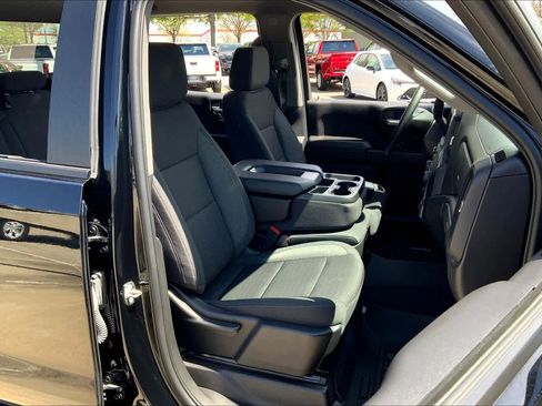 Used 2024 Chevrolet Silverado 1500 Custom Trail Boss w/ LPO, Dark Essentials Package image 9