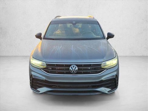 Used 2024 Volkswagen Tiguan SE R-Line FWD image 2