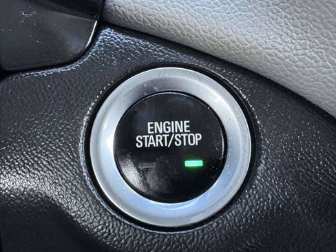 Used 2021 Chevrolet Equinox LS AWD/4WD image 10