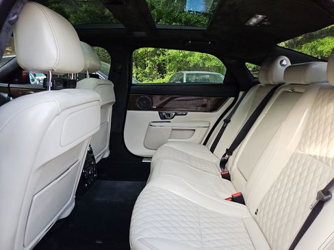 Used 2019 Jaguar XJ L Portfolio RWD image 30
