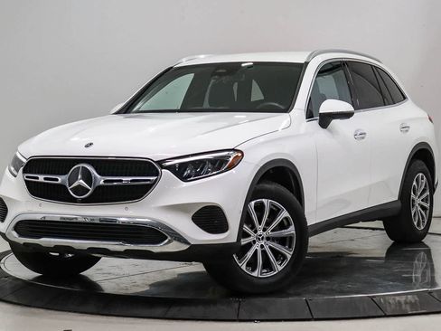Used 2024 Mercedes-Benz GLC 300 image 1