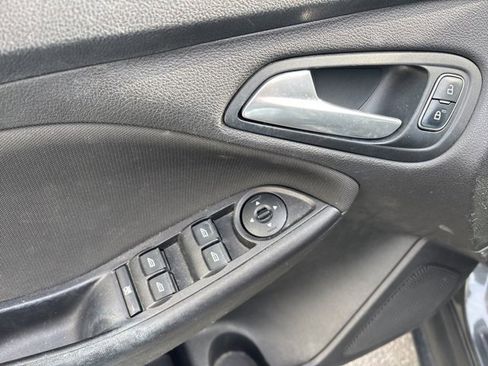 Used 2018 Ford Focus SE image 12