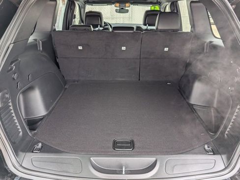 Used 2021 Jeep Grand Cherokee Limited image 25