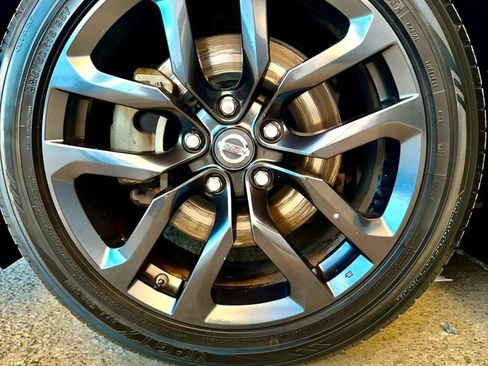 Used 2016 Nissan 370Z Touring RWD image 40