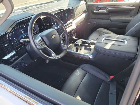 Used 2022 Chevrolet Silverado 1500 LTZ w/ LTZ Premium Package image 3