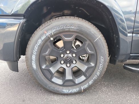 New 2026 RAM 1500 Big Horn AWD/4WD image 9