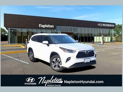 Used 2022 Toyota Highlander XLE