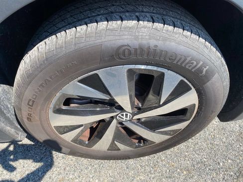 Used 2023 Volkswagen ID.4 Pro AWD/4WD image 17