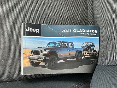 Used 2021 Jeep Gladiator Mojave w/ Trailer Tow Package AWD/4WD image 31