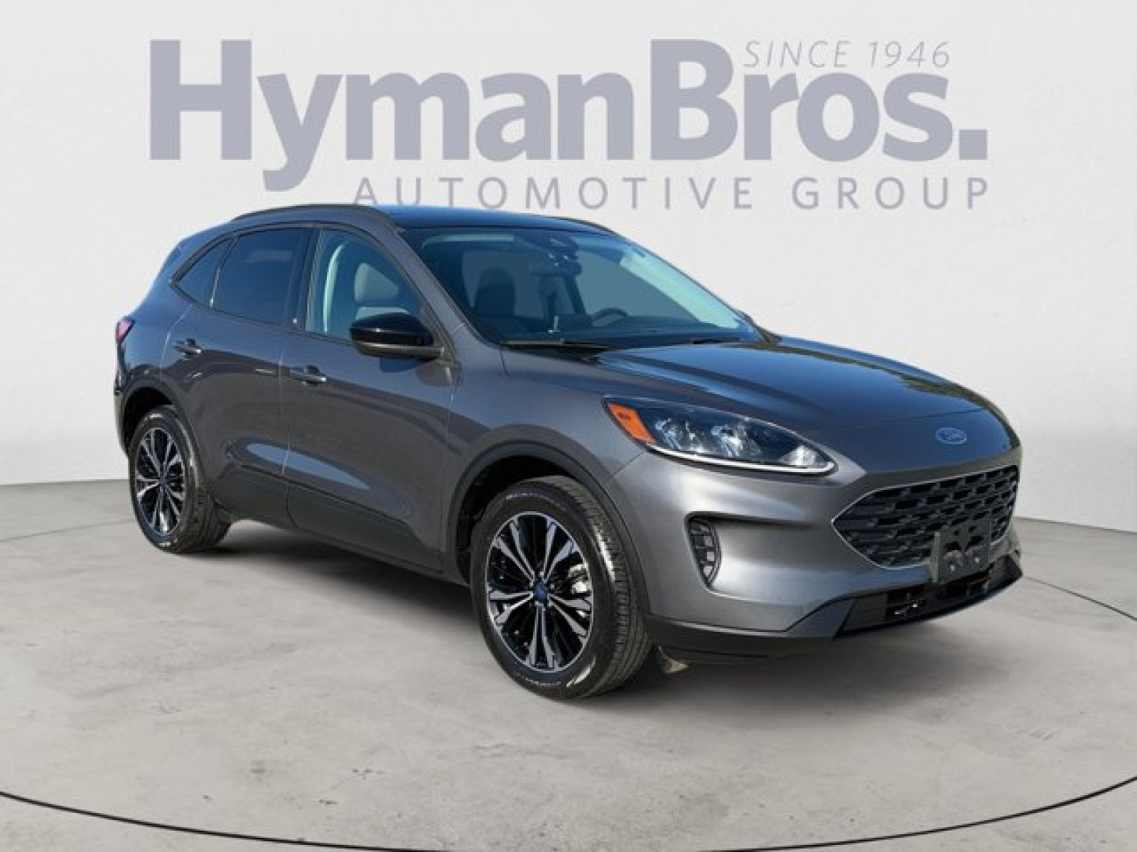 Used 2022 Ford Escape SE w/ SE Sport Appearance Package AWD/4WD image 1