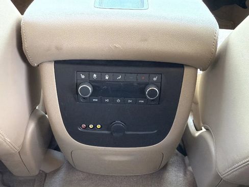 Used 2014 Chevrolet Suburban LTZ AWD/4WD image 33