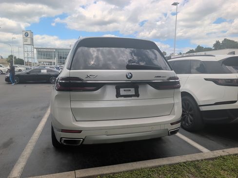 Certified 2024 BMW X7 xDrive40i AWD/4WD image 4