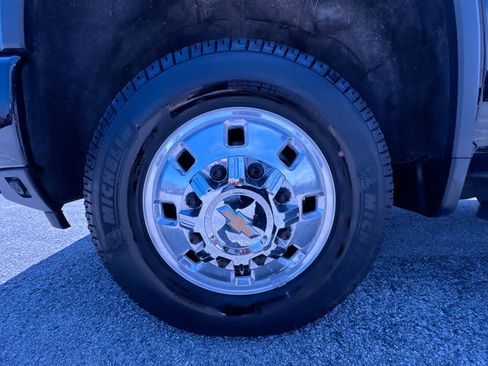 Used 2024 Chevrolet Silverado 3500 High Country w/ Technology Package AWD/4WD image 10