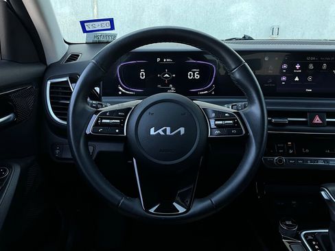 Used 2025 Kia Seltos S image 33