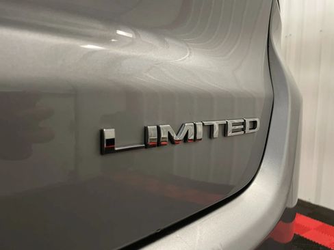 Used 2025 Jeep Compass Limited AWD/4WD image 16