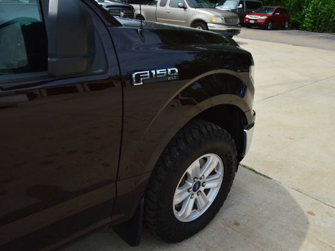 Used 2018 Ford F150 XLT AWD/4WD image 11