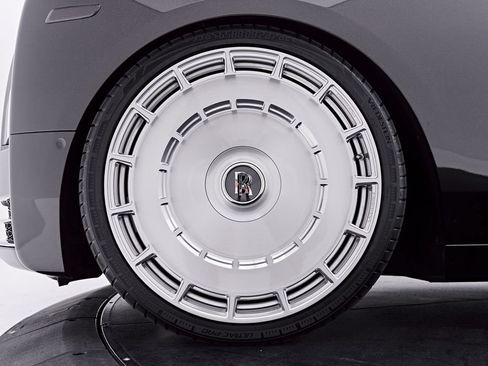 Used 2021 Rolls-Royce Phantom Sedan RWD image 3