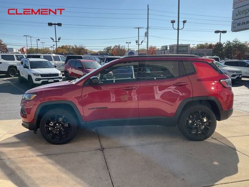 New 2026 Jeep Compass Latitude image 2