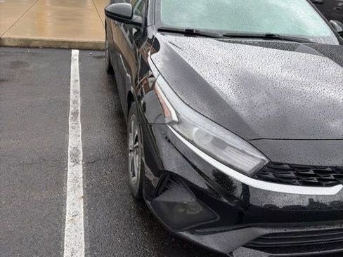 Used 2023 Kia Forte LXS FWD image 2