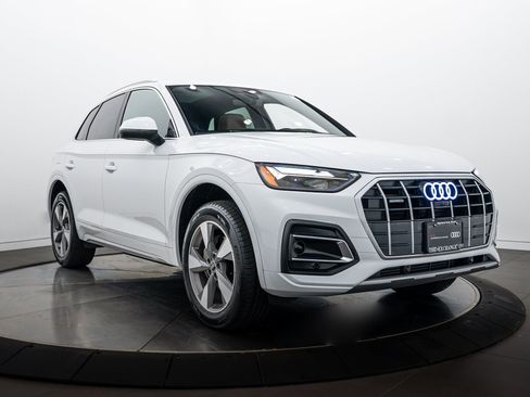 Certified 2023 Audi Q5 2.0T Premium Plus w/ Premium Plus Package AWD/4WD image 2
