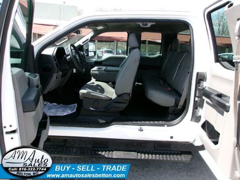 Used 2017 Ford F250 XL w/ Power Equipment Group AWD/4WD image 18